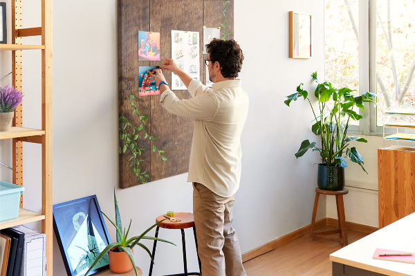 Tablero de corcho para pared Madera rústica con ramas verdes