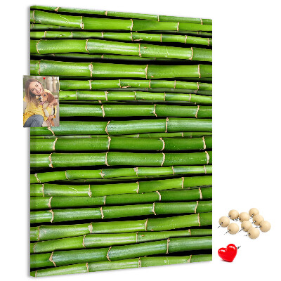 Tablón de corcho Tallos de bambú verde en una disposición armoniosa