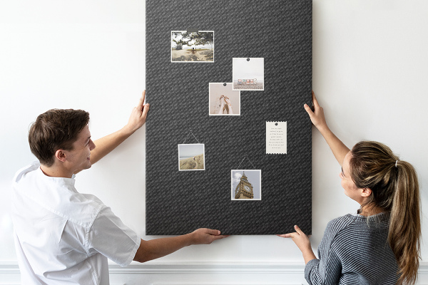 Tablero de corcho para pared Textura negra con un sutil patrón de carbón.
