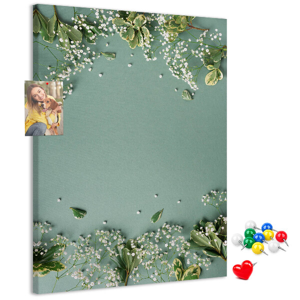 Pizarra de corcho decorativa fondo verde con flores y hojas delicadas