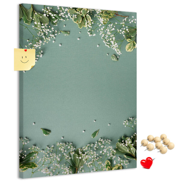 Pizarra de corcho decorativa fondo verde con flores y hojas delicadas
