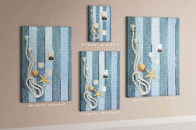 Tablero de corcho para pared con diseño de ambiente costero, tablones azules y una concha