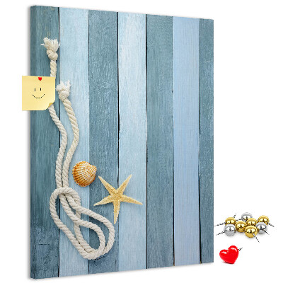 Tablero de corcho para pared con diseño de ambiente costero, tablones azules y una concha