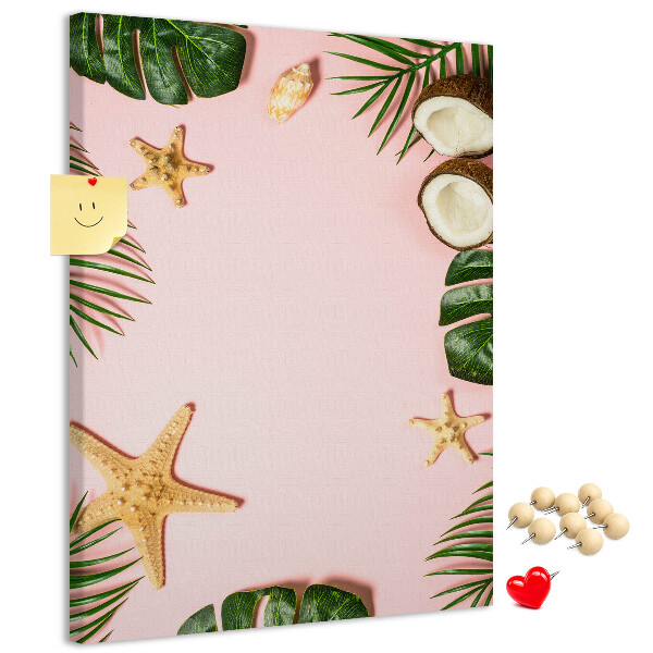 Decoración pizarra de corcho Diseño tropical con hojas y conchas.