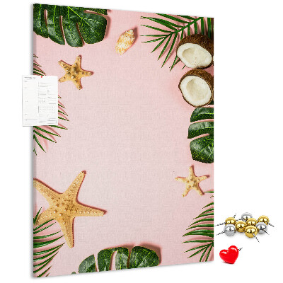 Decoración pizarra de corcho Diseño tropical con hojas y conchas.