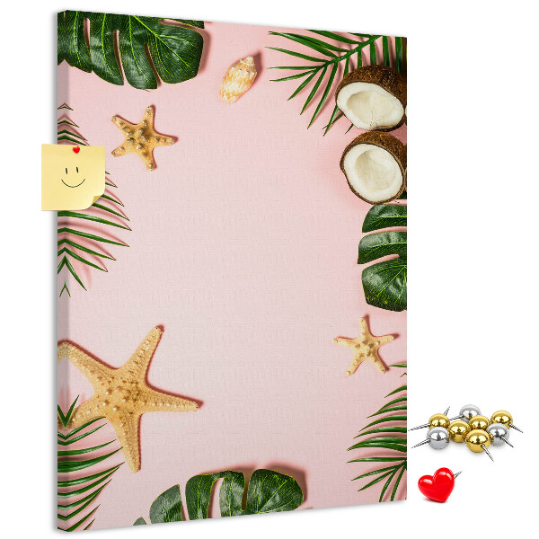 Decoración pizarra de corcho Diseño tropical con hojas y conchas.