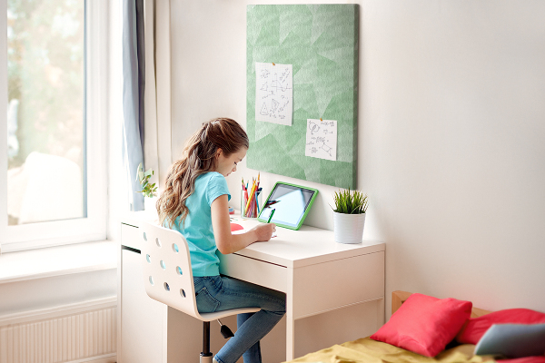 Decoración pizarra de corcho Formas geométricas en tonos verdes
