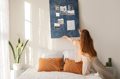 Pizarra de corcho decorativa diseño de mármol elegante en tonos azul marino