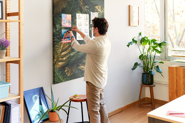Tablero de corcho para pared con diseño de hojas doradas y plantas tropicales