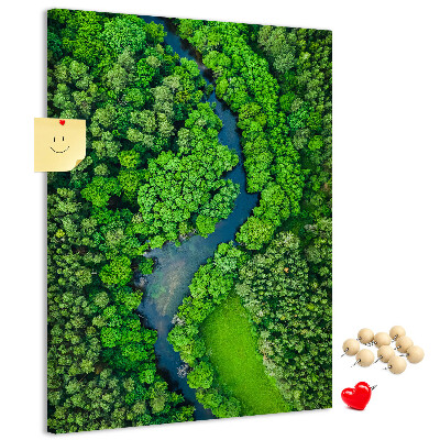 Pizarra de corcho decorativa con diseño de paisaje verde y río serpenteante