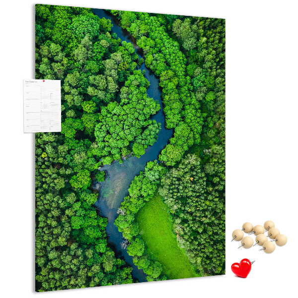 Pizarra de corcho decorativa con diseño de paisaje verde y río serpenteante