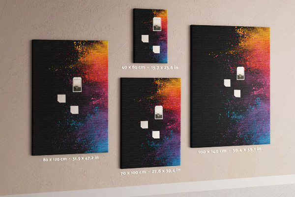 Pizarra de corcho decorativa con diseño de explosiones coloridas sobre fondo negro
