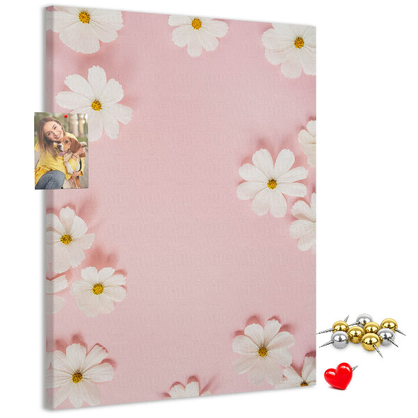 Tablero de corcho para pared con diseño de fondo rosa y flores de margarita blancas