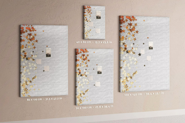 Tablón de corcho Estrellas doradas y plateadas sobre fondo gris.