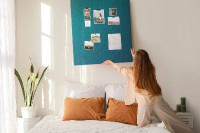 Pizarra de corcho decorativa con diseño de formas geométricas en tonos azules
