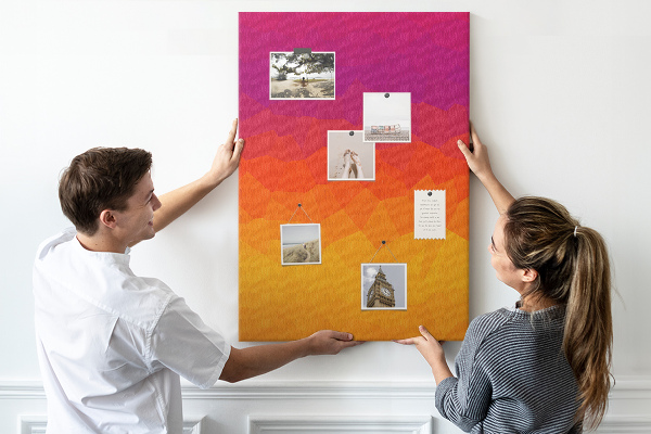Tablero de corcho para pared con diseño de degradado en tonos naranja y morado