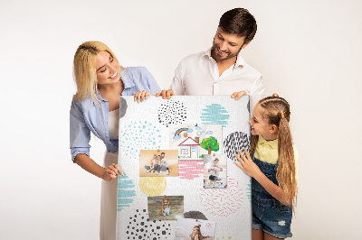 Tablero de corcho con diseño de manchas y líneas coloridas