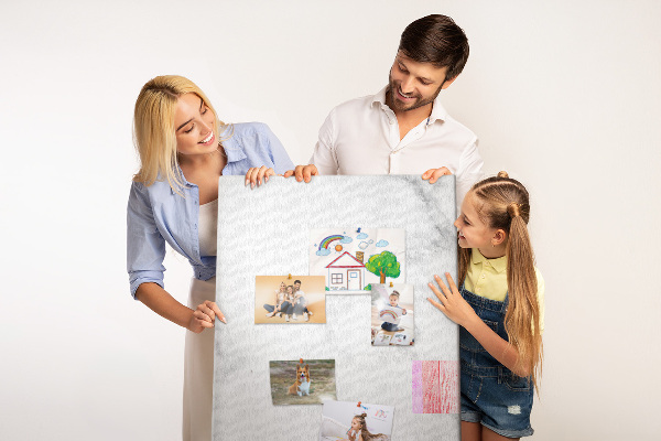Pizarra de corcho decorativa con elegante estampado de mármol en tonos neutros