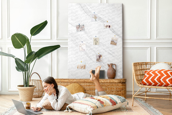 Tablero de corcho para pared Elegante estampado de mármol en tonos grises.