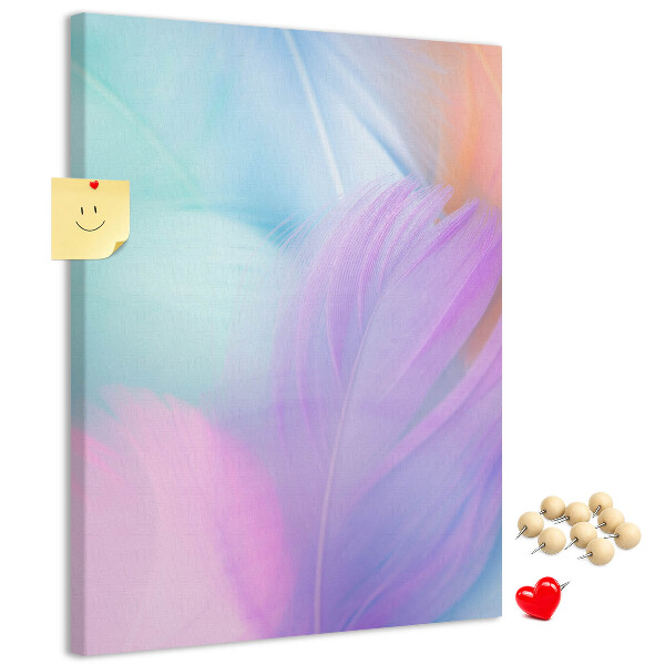 Pizarra de corcho decorativa con diseño de delicadas plumas en tonos pastel
