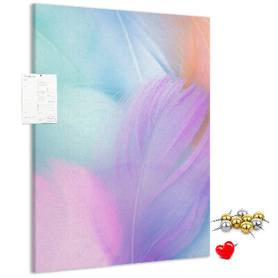 Pizarra de corcho decorativa con diseño de delicadas plumas en tonos pastel