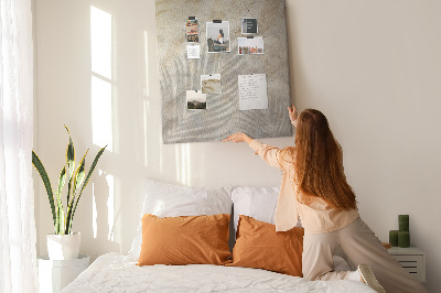 Tablero de corcho para pared con diseño de arena del desierto y la delicada sombra de una hoja