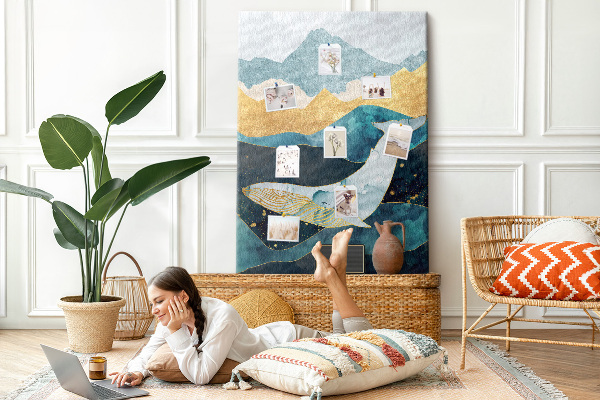 Tablero de corcho para pared diseño de ballena entre olas montañosas