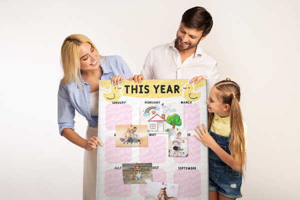 Pizarra de corcho decorativa calendario alegre con motivo de pájaros