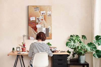 Tablero de corcho para pared Ondas y curvas en tonos beige.