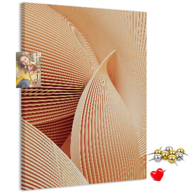 Tablero de corcho para pared Ondas y curvas en tonos beige.