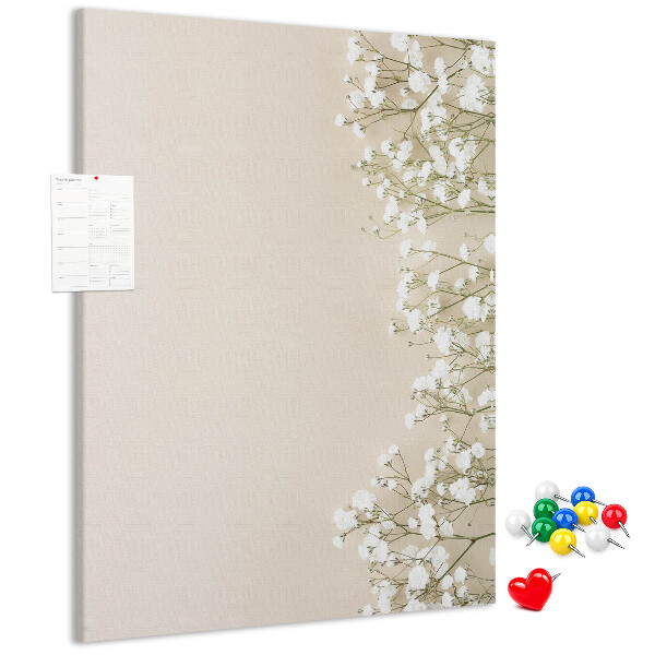 Tablero de corcho para pared con diseño de flores delicadas sobre fondo neutro