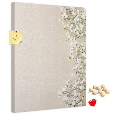 Tablero de corcho para pared con diseño de flores delicadas sobre fondo neutro
