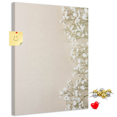 Tablero de corcho para pared con diseño de flores delicadas sobre fondo neutro