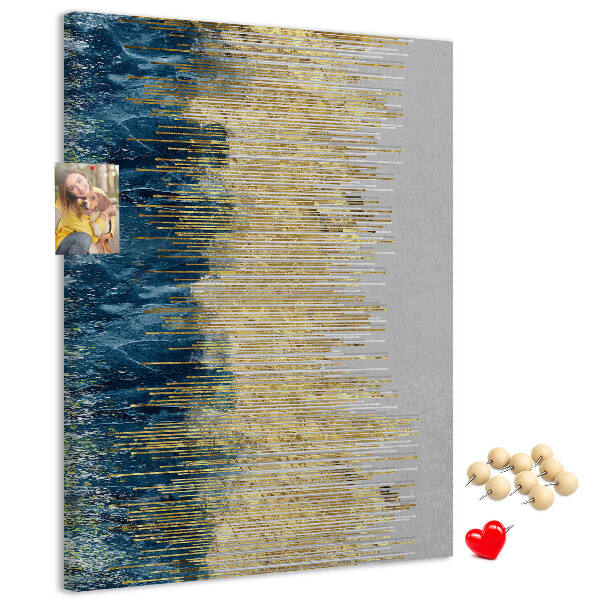 Decoración pizarra de corcho Líneas doradas contra el mar azul