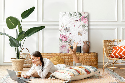 Tablero de corcho con estampado floral en delicados tonos de rosa