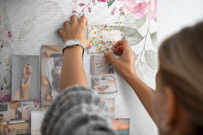 Tablero de corcho con estampado floral en delicados tonos de rosa