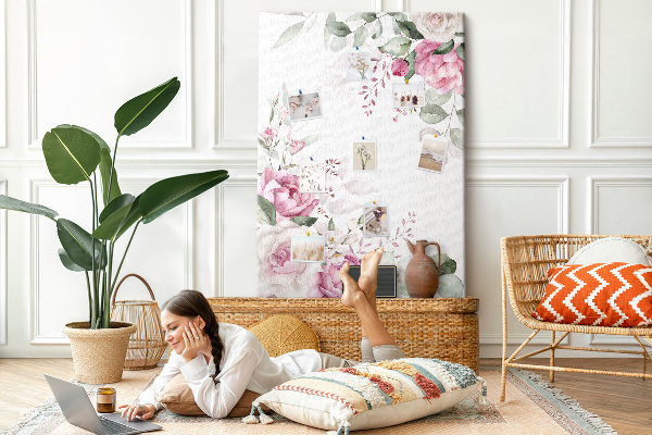 Tablero de corcho con estampado floral en delicados tonos de rosa