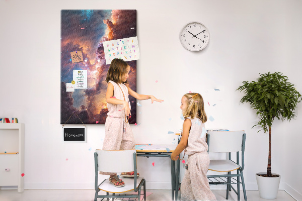 Tablero de corcho para pared con diseño de fenómenos cósmicos en una galaxia colorida