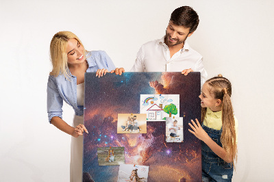 Tablero de corcho para pared con diseño de fenómenos cósmicos en una galaxia colorida
