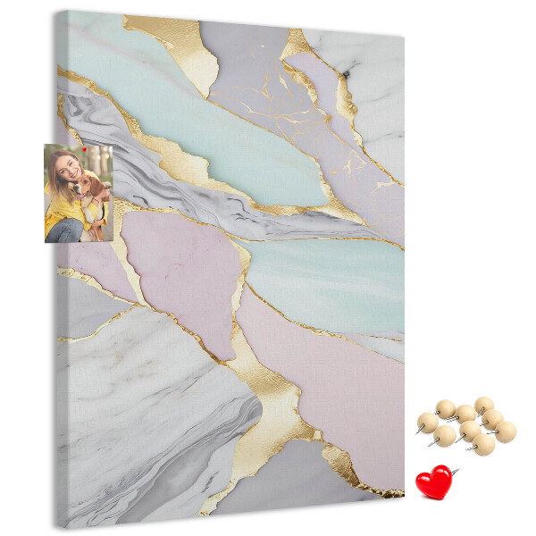 Tablero de corcho Una elegante combinación de mármol y tonos pastel.