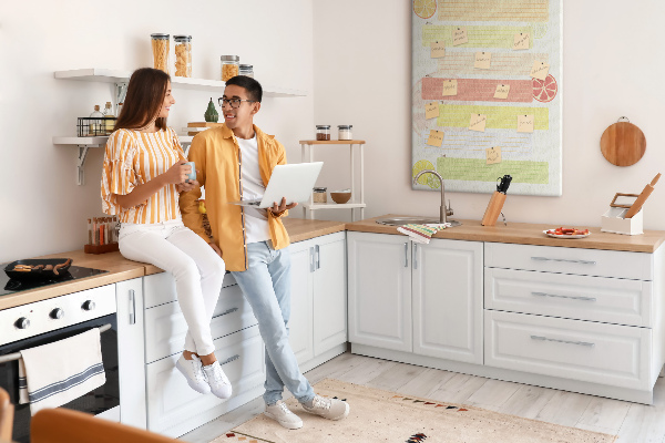 Tablero de corcho para pared con diseño colorido de planificador semanal de comidas para la familia