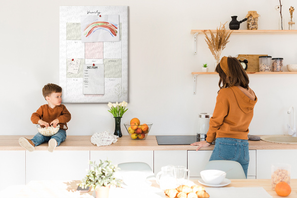 Tablero de corcho para pared con diseño minimalista de agenda anual