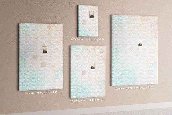 Pizarra de corcho decorativa con diseño de delicados lunares en tonos pastel y detalles dorados