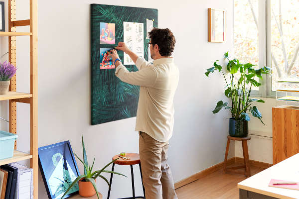 Tablero de corcho para pared con diseño de hojas tropicales en tonos verdes intensos