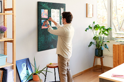 Tablero de corcho para pared con diseño de hojas tropicales en tonos verdes intensos