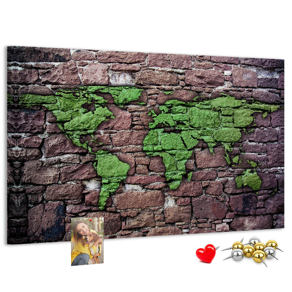 Pizarra de corcho mapamundi en diseño de pared de piedra verde