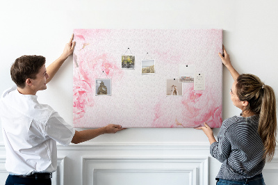 Tablero de anuncios con diseño de delicadas flores rosas sobre fondo claro