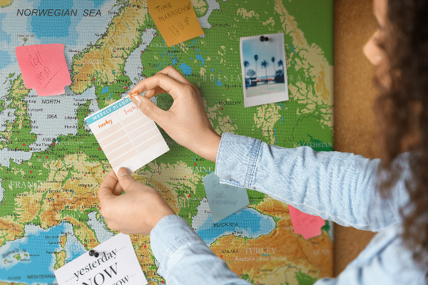 Tablero de anuncios mapa de Europa con indicaciones geográficas