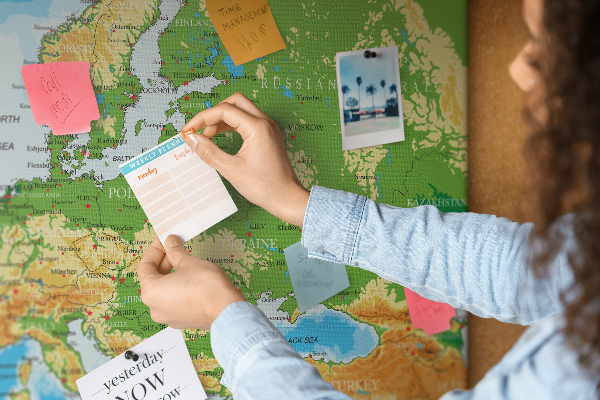 Tablero de anuncios mapa de Europa con indicaciones geográficas