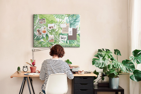 Tablero de anuncios con diseño de hojas de plantas tropicales en acuarela